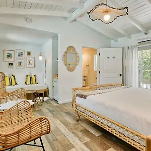 colts-lodge-palm-springs.palm-springs-ca-hotels.com/